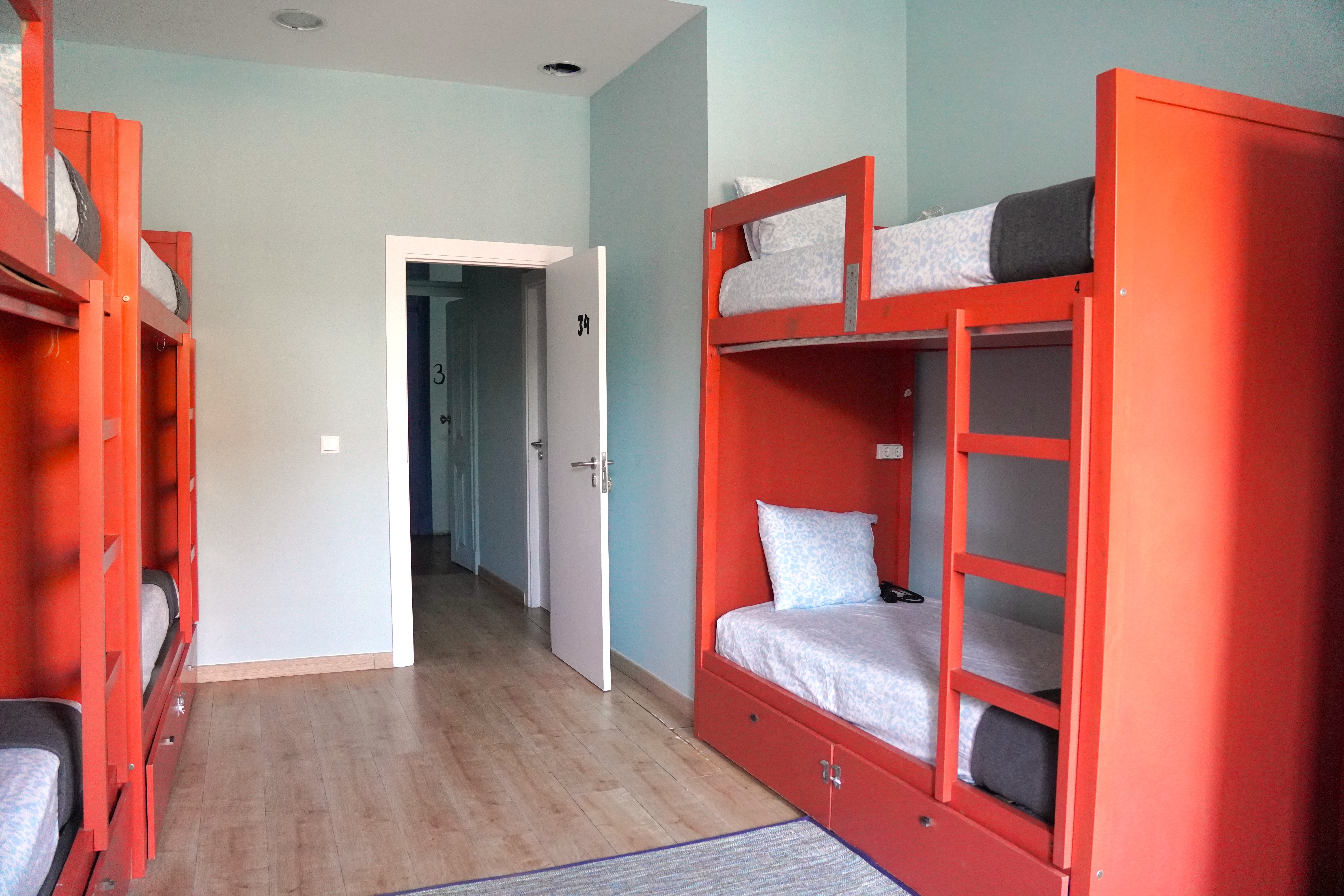 10-bed Dorms thumbnail 3